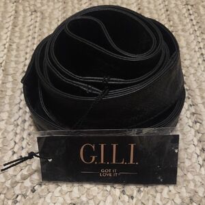 G.I.L.I. Classic Black Leather Reversible wrap belt, Brand New.